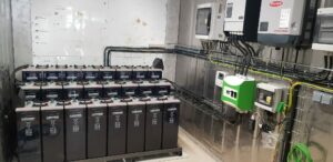 Système site isolé 34 - Mai 2020 - batterie - onduleur | Instalalteur panneaux solaires Libow